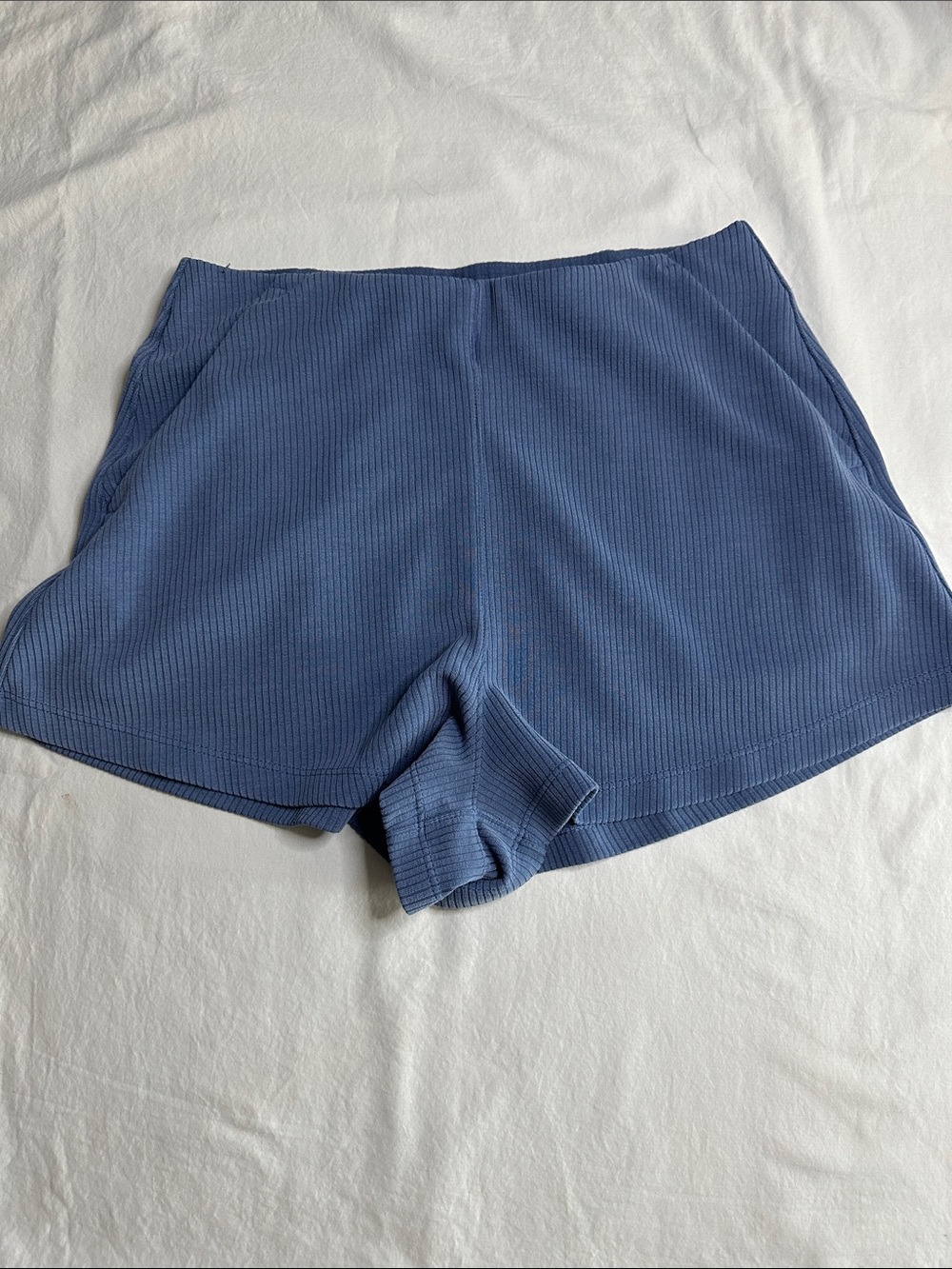 Lululemon Ribbed Softstreme High-Rise Short 2" Size 6 - Picture 3 of 10
